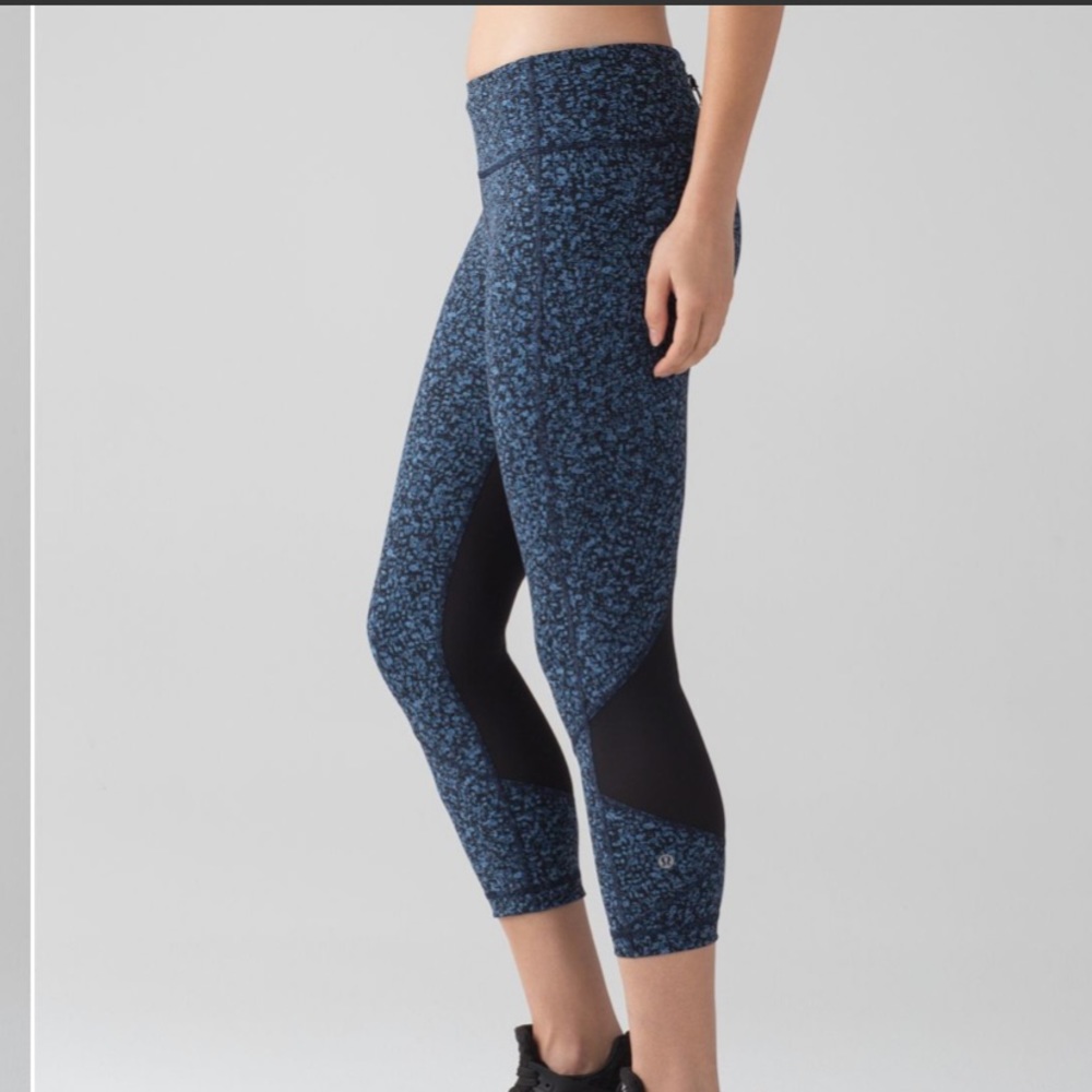 Lululemon Pace Rival Crop (22") Daisy Dust Illuminight Black